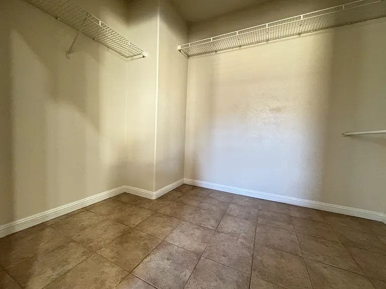 15680 Atlantus Ave — Photo 9