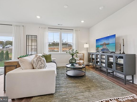 7th image of this home