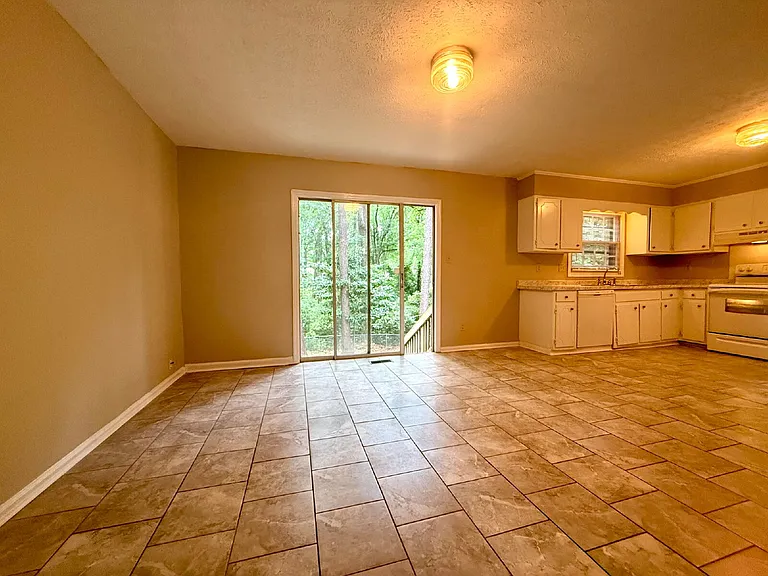 739 Ashbrook Rd — Photo 4