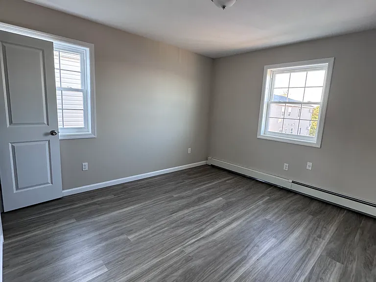 62-04 Hillmeyer Rd #2 — Photo 4