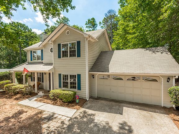 2nd image of 2644 Laurel Woods Ln SE