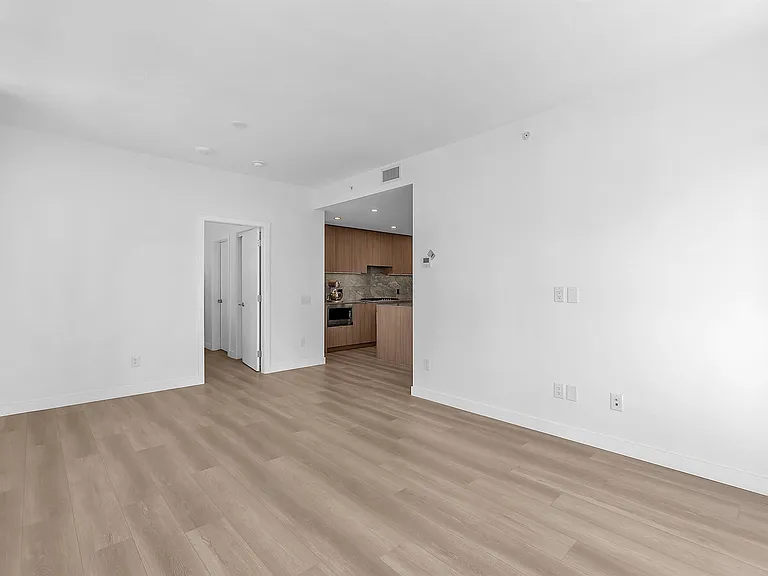 626 Claremont St #1002 — Photo 4