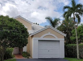 577 Bridgeton Rd, Fort Lauderdale, FL 33326