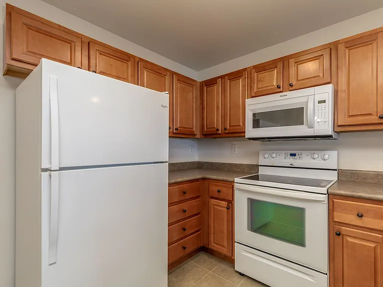 1770 Lexington Pl — Photo 4