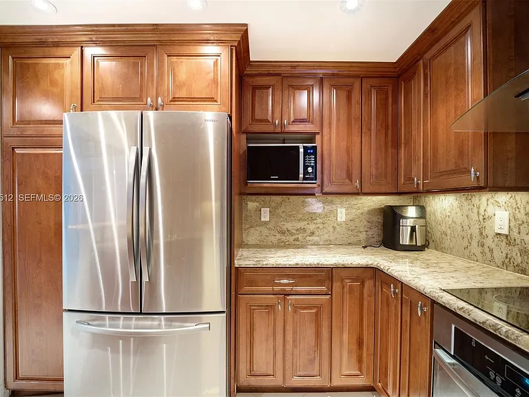 317 Poinciana Dr #807 — Photo 9