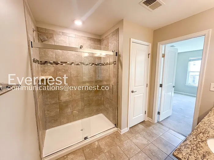 206 Welcombe St — Photo 11
