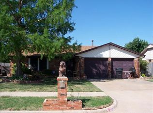 3905 Country Clb, Moore, OK 73160