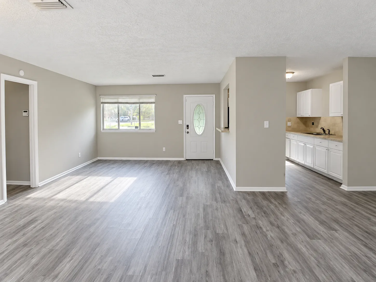 4 bed, 1622 sqft, $1,945 — Photo 3