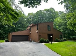 5404 Pinecrest Cir, Sheboygan, WI 53081
