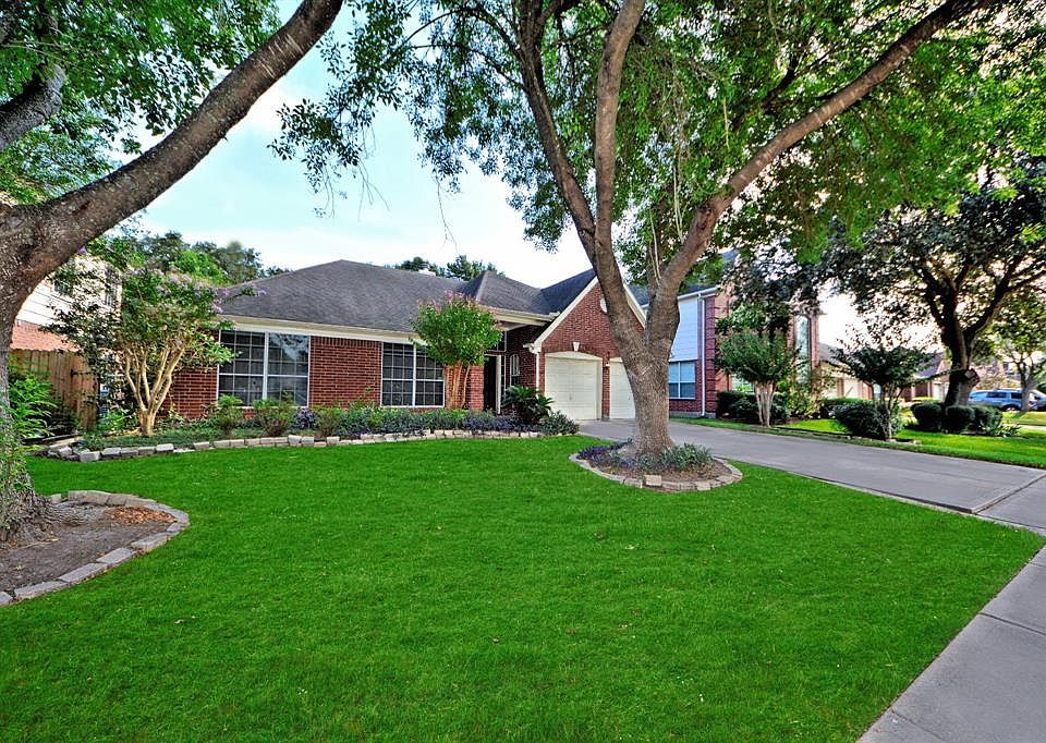 1st image of 15226 Oak Lake Glen Dr