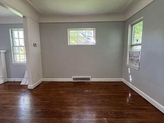 4th image of 16903 Birwood St