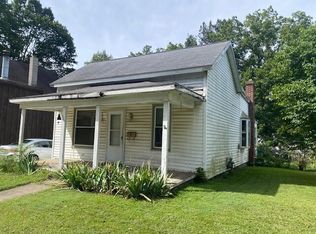 504 S Red Bud Trl, Buchanan, MI 49107
