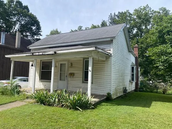 504 S Red Bud Trl, Buchanan, MI 49107