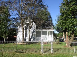 311 N Elm St, Christopher, IL 62822