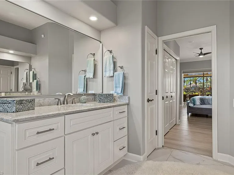 16322 Edgemont Dr — Photo 18