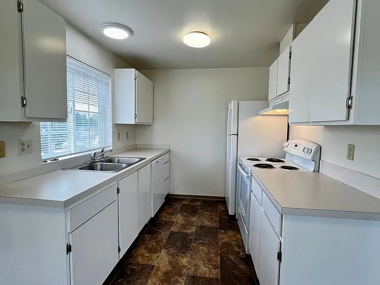 1409 Folsom Ave — Photo 5