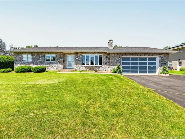 330 Vanier St, Dieppe, NB E1A 5N2