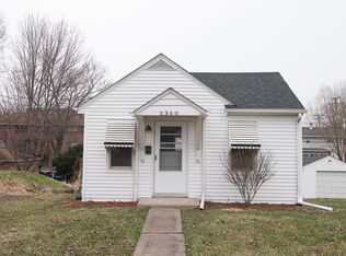 2350 33rd St, Moline, IL 61265