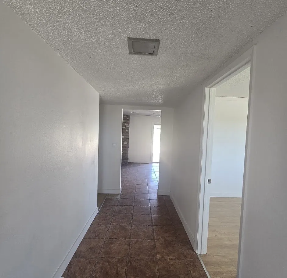 5 bed, $2,195 — Photo 2