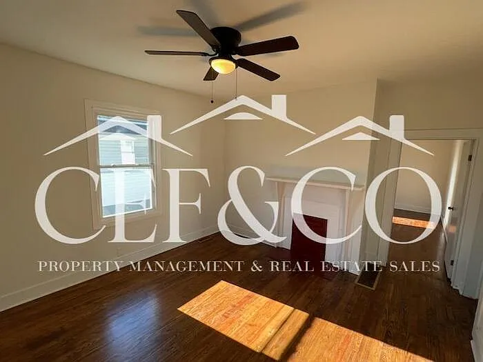 2 bed, 1.0 bath, 932 sqft, $1,095 — Photo 2