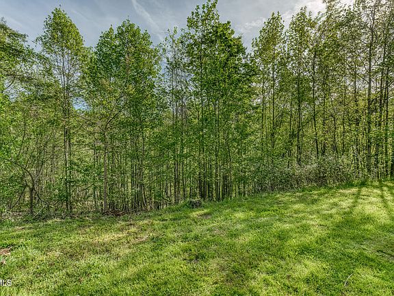 5th image of 514 Piney Grove Rd