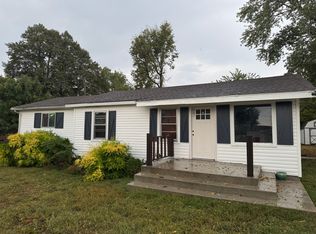 909 E Prairie Ln, Ash Grove, MO 65604