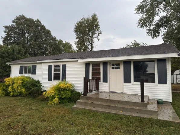 909 E Prairie Ln, Ash Grove, MO 65604