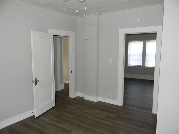 4th image of 4305 Pulaski St