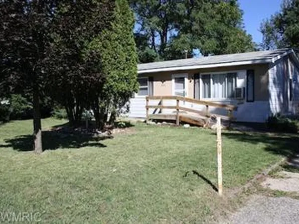 340 W St NE, Cedar Springs, MI 49319