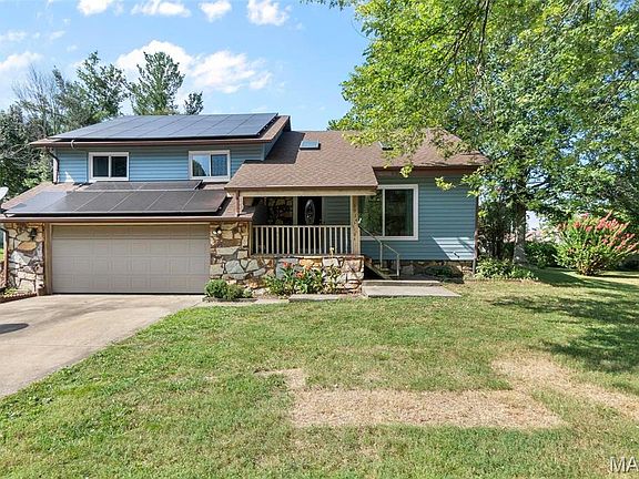 2nd image of 3914 Carolewood Dr