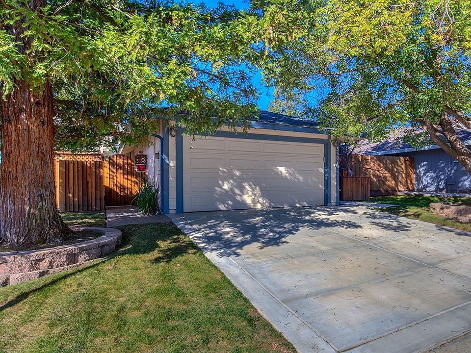 2nd image of 3301 Brownlea Cir