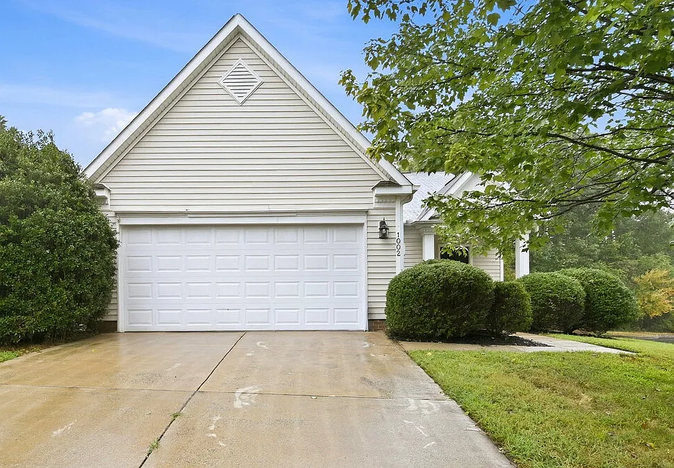1002 Great Falls Dr