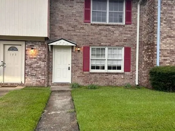 125 Brush Blvd, Goose Creek, SC 29445