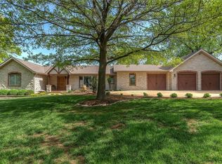 1527 Carman Rd, Ballwin, MO 63021