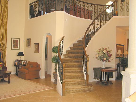 2nd image of 537 Les Jardin Dr