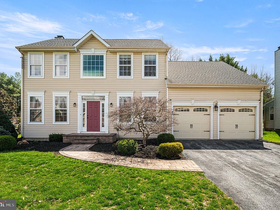 1st image of 42 Emerald Ridge Dr