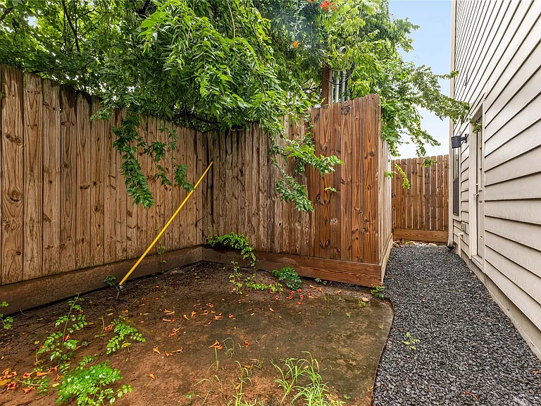 3334 Beverly Forest Dr — Photo 41