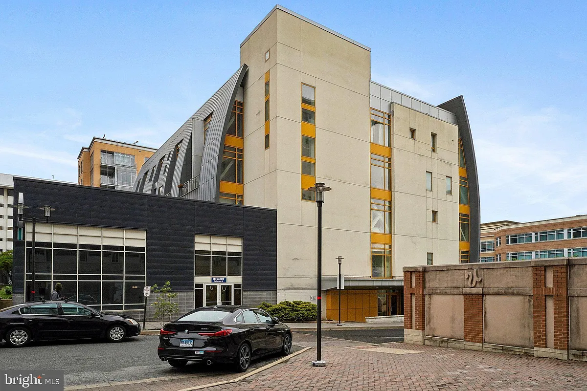 Building Photo - 6500 America Blvd #204