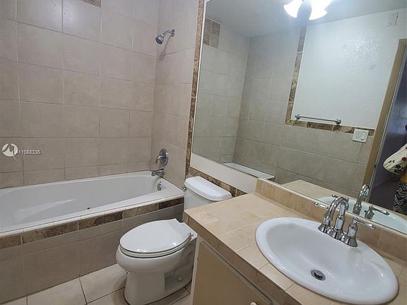 2nd image of 923 NE 199th St APT 204
