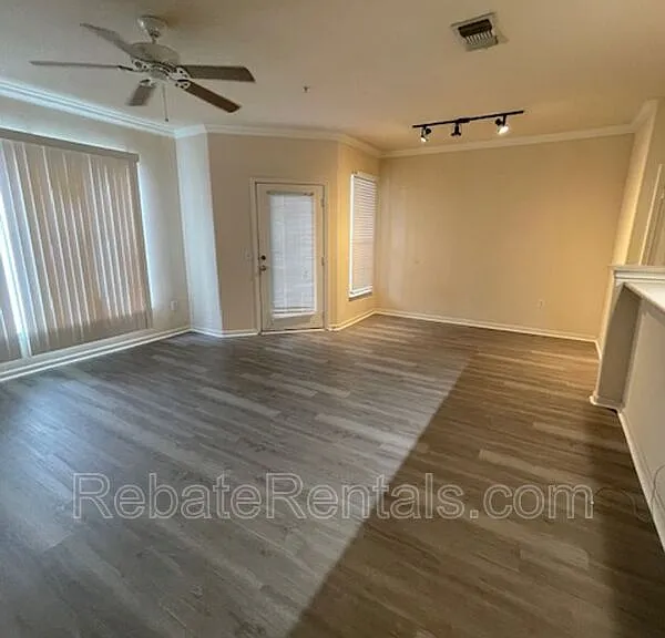 8290 Gate Pkwy #310 — Photo 19