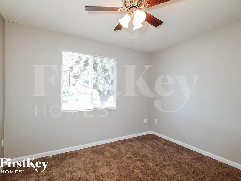 14049 N 37th Way — Photo 11