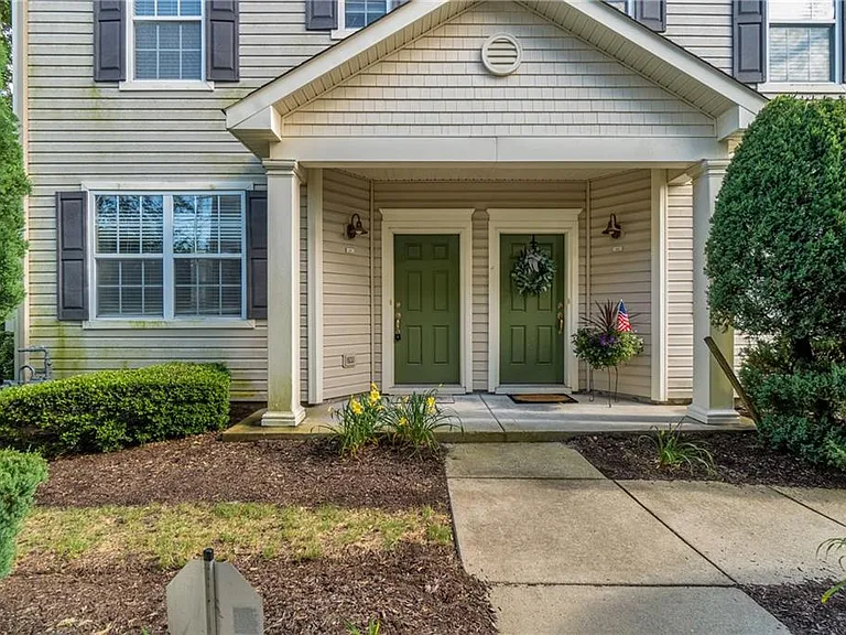 1483 Titchfield Dr — Photo 1