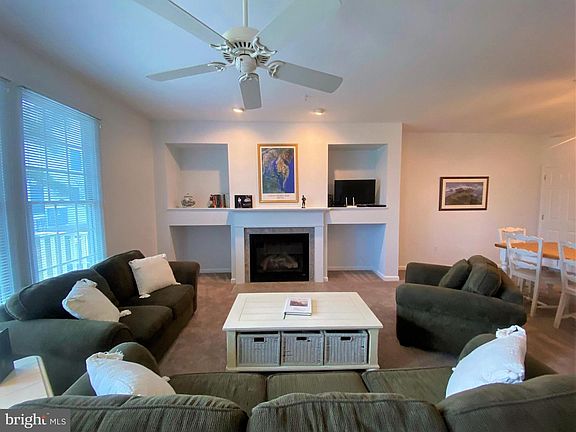 5th image of 53 E Willow Oak Ave #53E