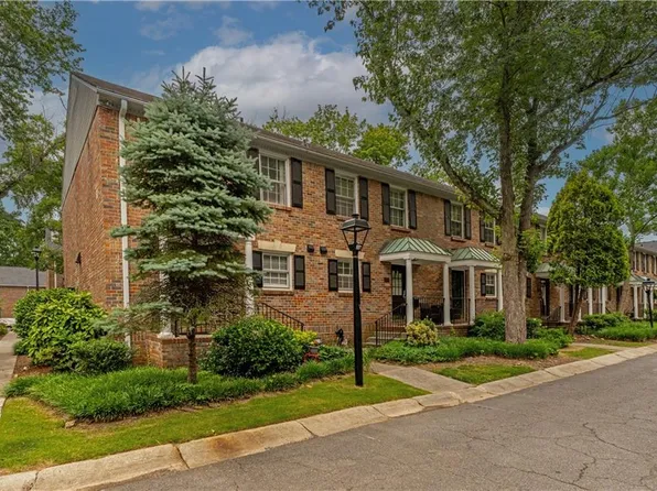 6700 Roswell Rd APT 17A, Sandy Springs, GA 30328