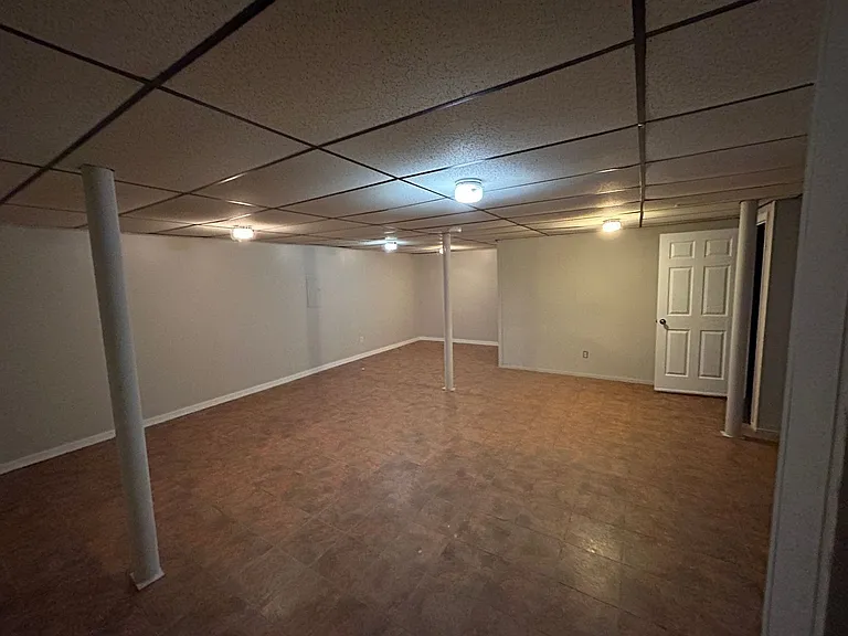 901 Locke Dr — Photo 20