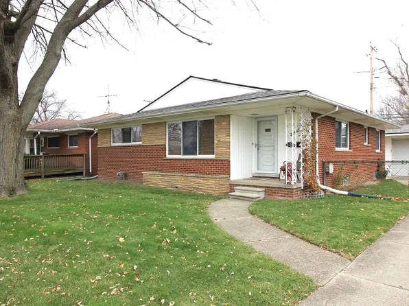22005 Frazho St, Saint Clair Shores, MI 48081
