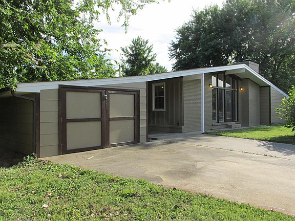 3rd image of 16 Gino Dr