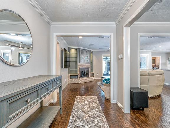 5th image of 7723 Meadowvale Dr