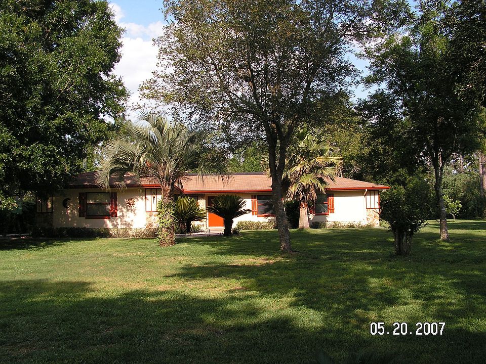 Picture of house from road