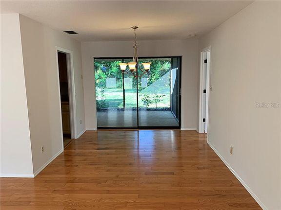 4th image of 4855 Huntleigh Dr